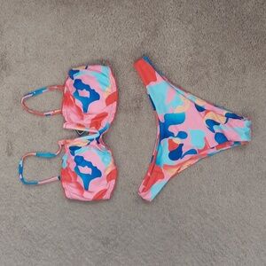 New with tags size M Zaful V wired ribbed Bandeau bikini